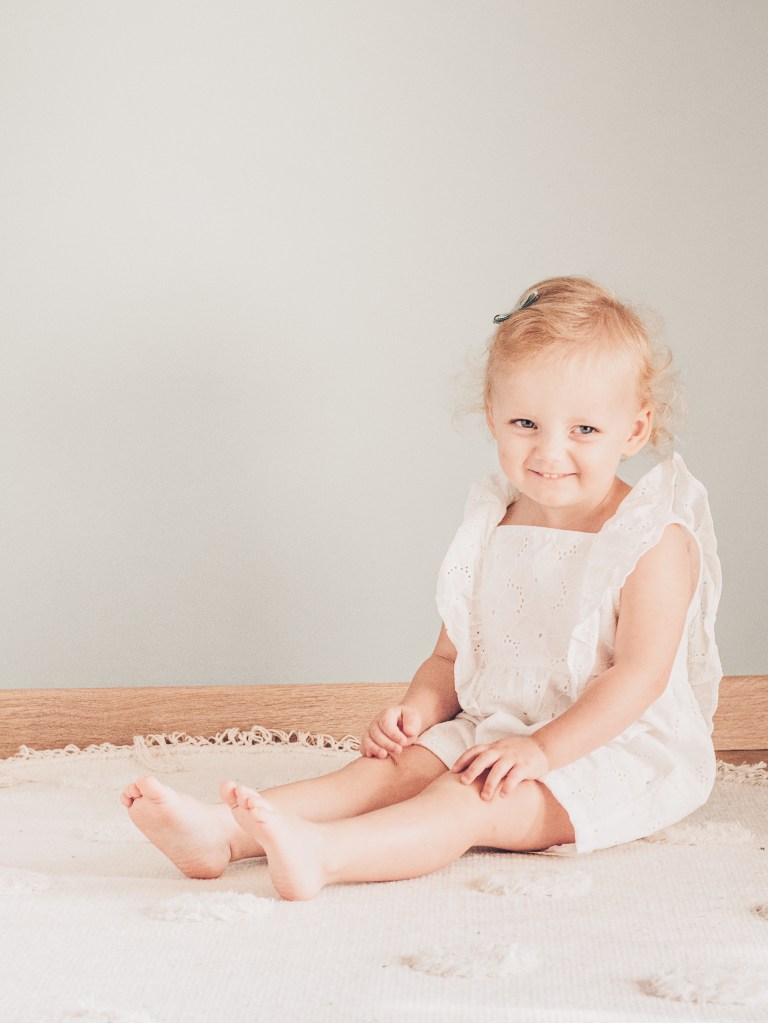 séance photo famille en lumière naturelle à Villeréal dans le Lot-et-Garonne